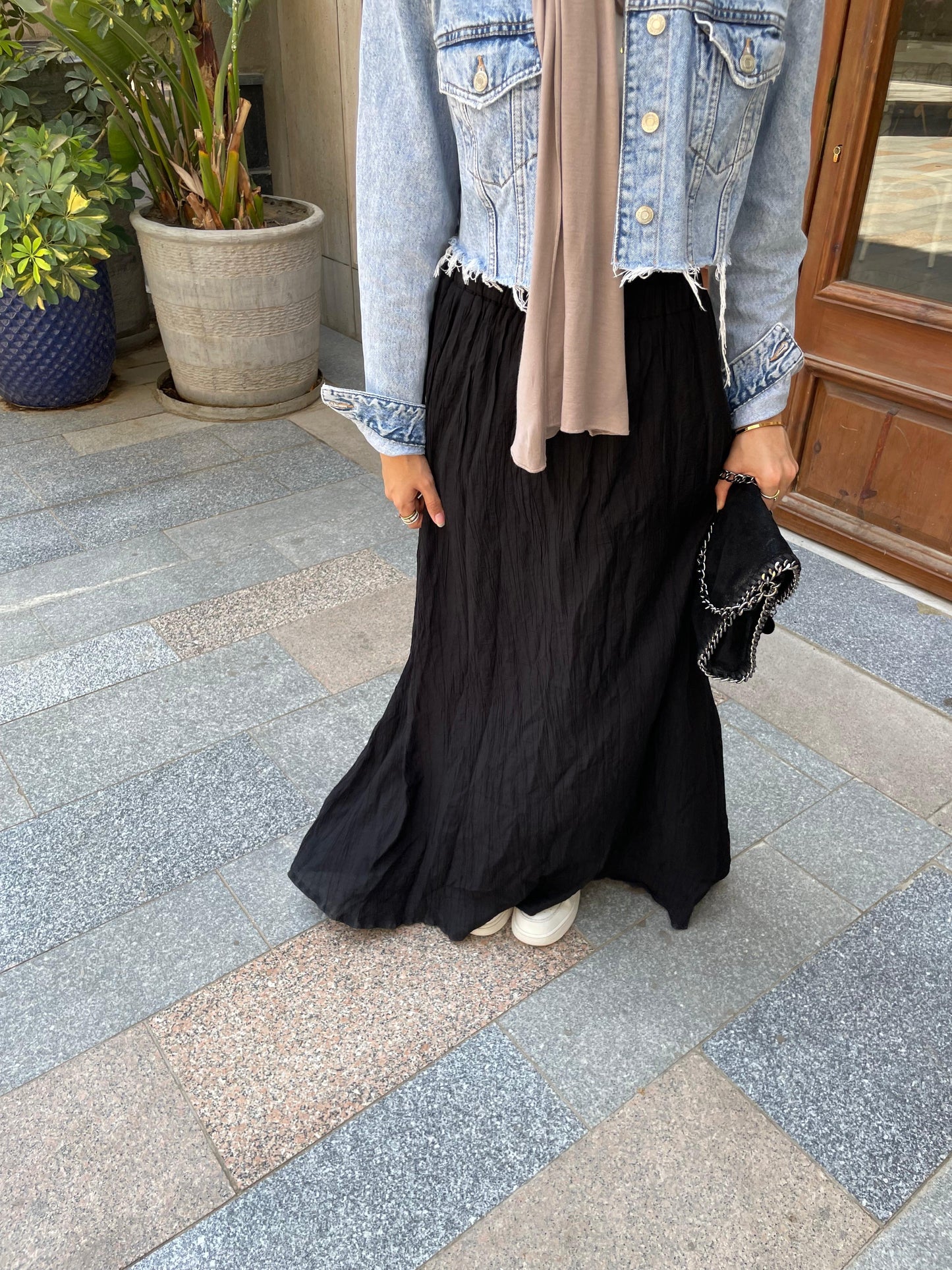 Crushed skirt in Black