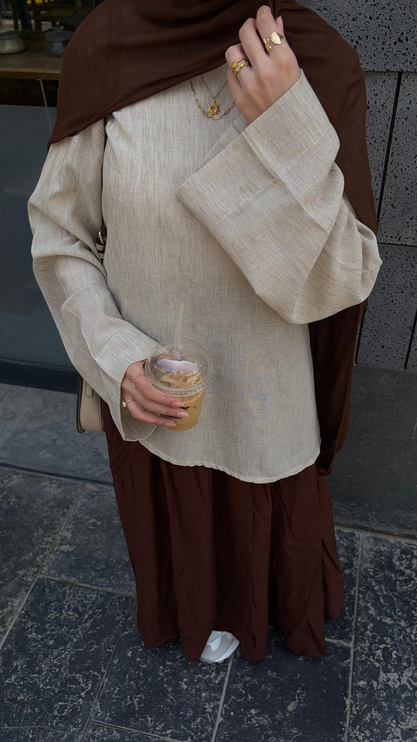 Flow sleeves top