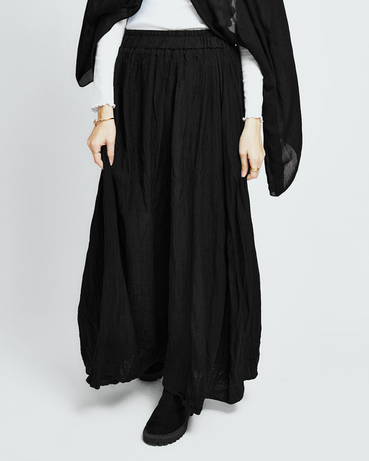 Crushed skirt in Black